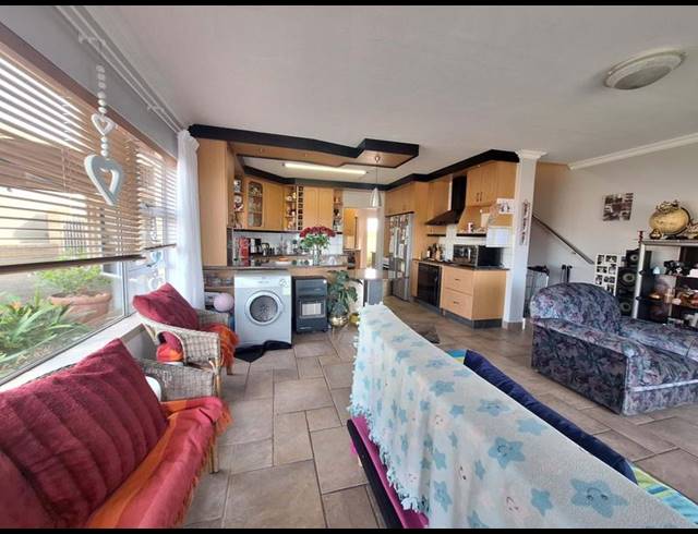 3 BEDROOM HOUSE FOR SALE IN ISLAND VIEW